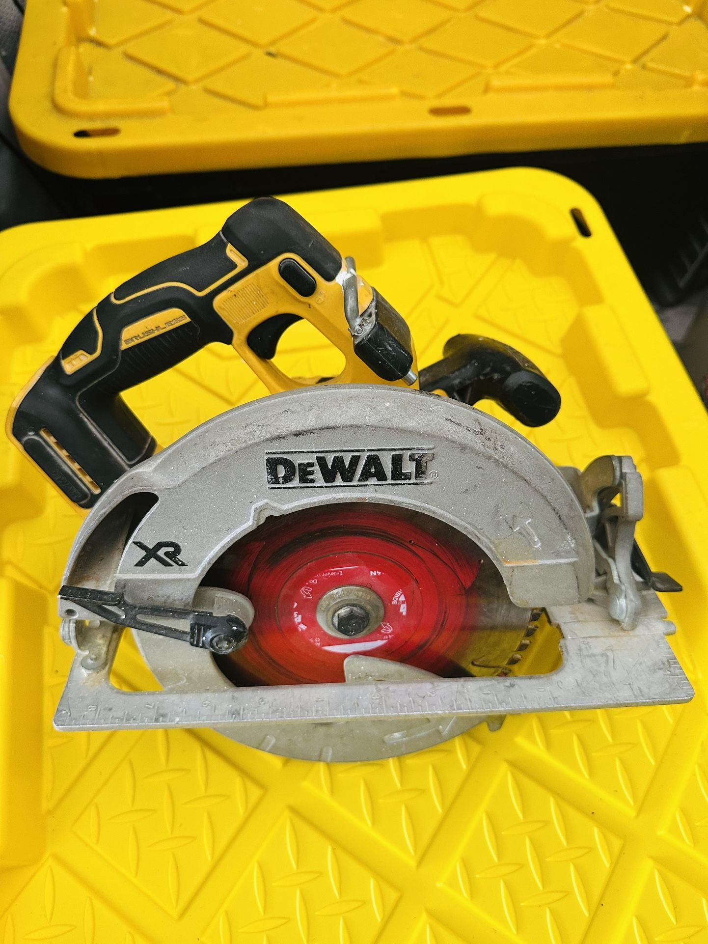 Dewalt Circular Saw Disco 71/4 Es XR Con Motor Brushless