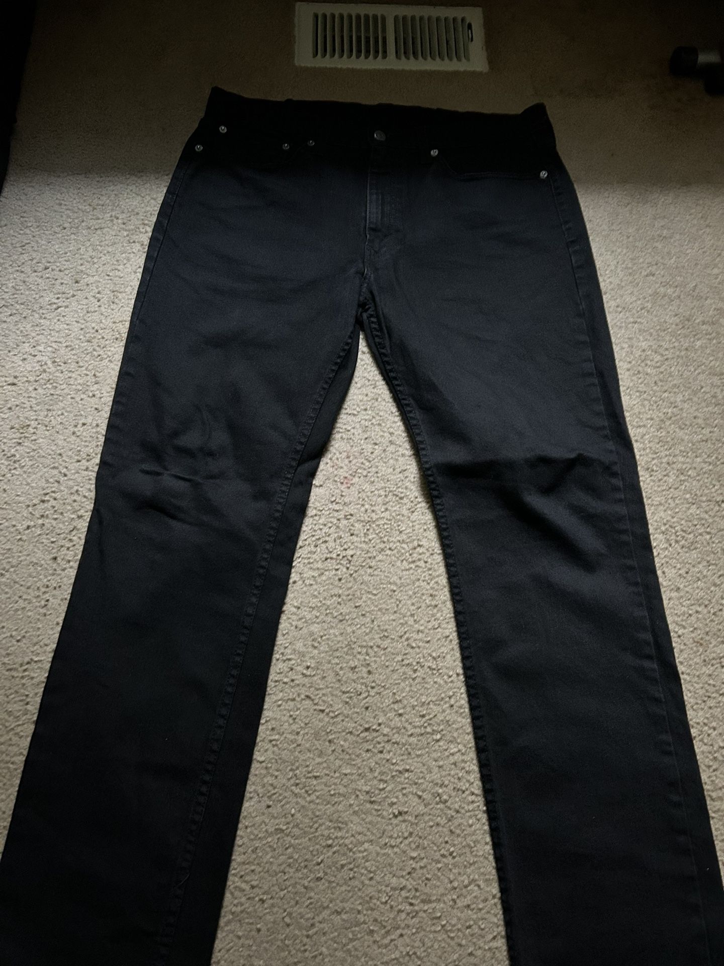 New Levi Jeans Black Size 36-32
