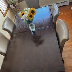Dining Table & 6 Chairs