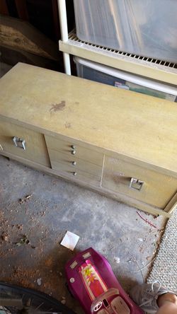 Vintage Lane Hope Chest with Lock and Key
