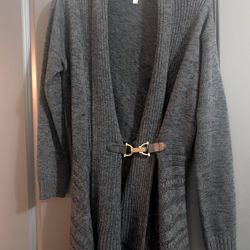 Women's Gray Cardigan With Gold Clasp L