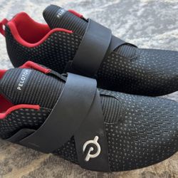Peloton Cycling Shoes Women’s 10 / Men’s 8.5 with Cleats