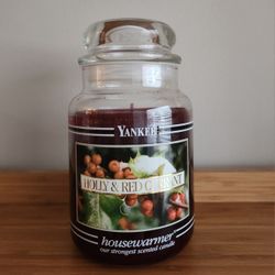Retired Yankee Candle Black Band Label Holly &Red Currant/22 Oz Jar