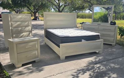 5-Piece Queen Bedroom Set with Mattress