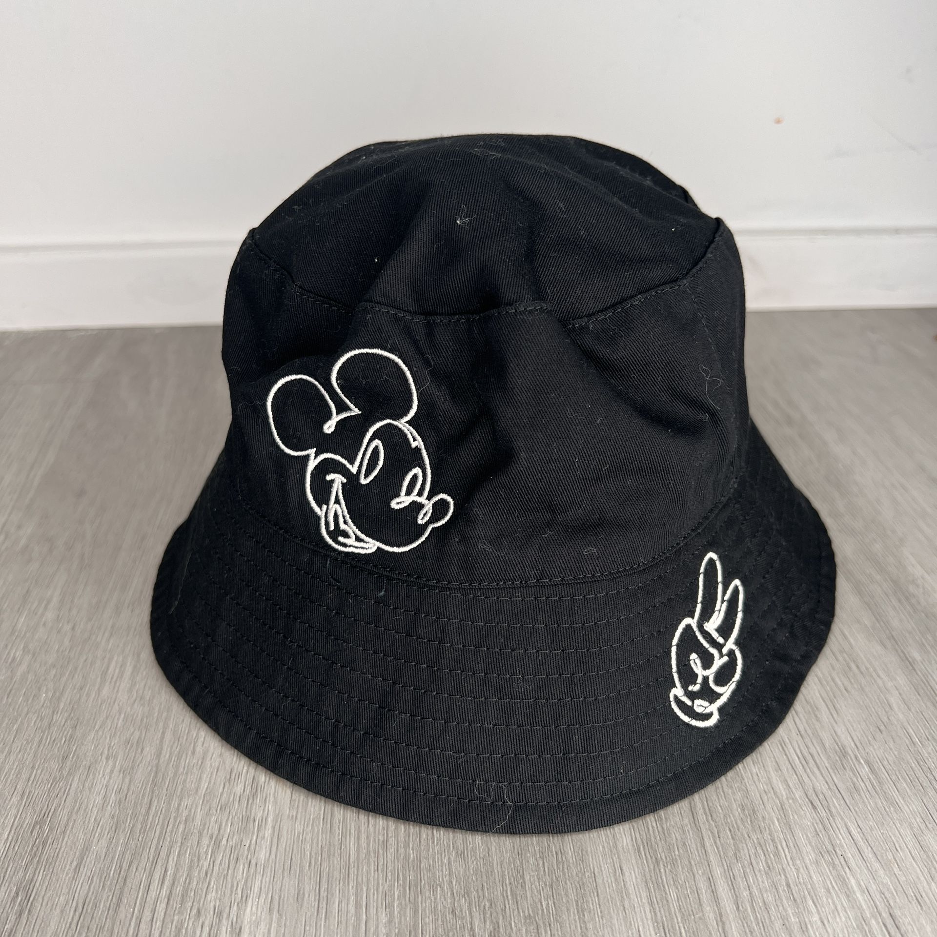 Mickey Mouse Reversible Bucket White And Black Hat Disney 