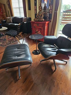 Eames vintage lounge chair in black