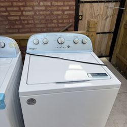 Whirlpool Washer & Dryer Set – Like New!