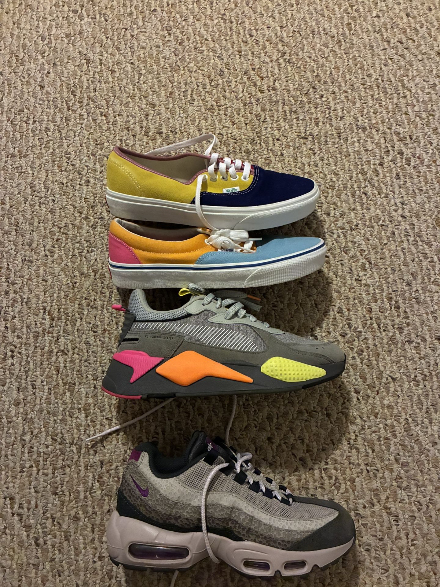 All These Shoes For 15$ Each Hit Me Up 🤙