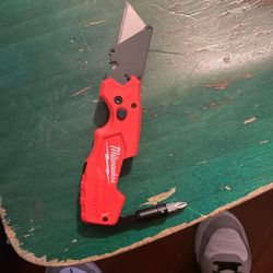 Milwaukee Fastback 6-in-1 Folding Utility Knife