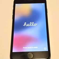 Apple iPhone 7, 32gb. Model A1660 unlocked nice condo 
