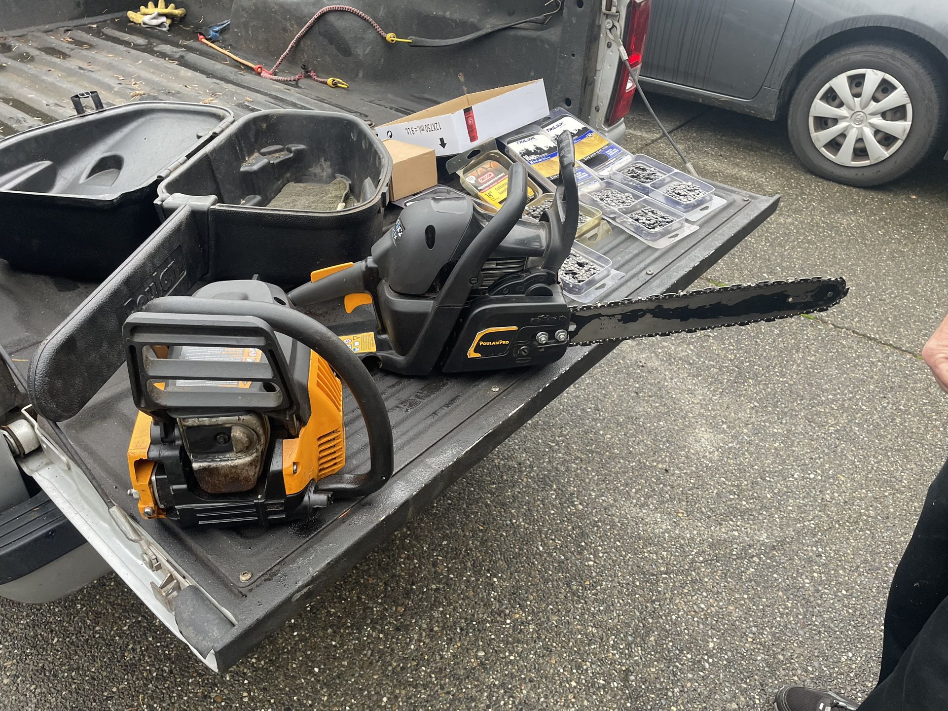 Poulon Chain Saw