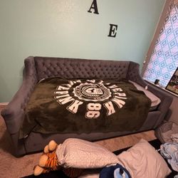Day Bed 
