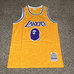NEW Bape Mitchell & Ness Lakers 93 Size M/L