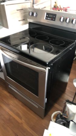 Frigidaire Electric Stove