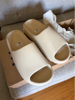 Yeezy slides size 11