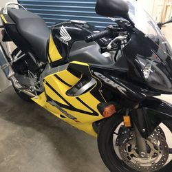 2004 CBR 600 F4i