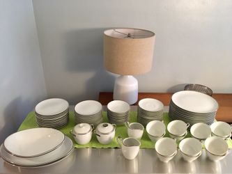 Heirloom Fine China 78 Piece Set- Royal Song "Simplicity"