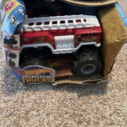 Hot Wheels Monster Trucks(box has damage)