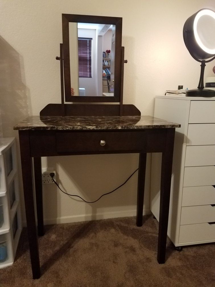 Makeup Vanity table with mirror