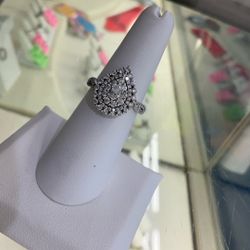 14 K White Gold Ring 