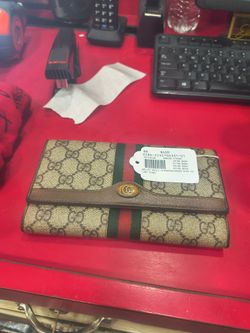 Chanel purse and Gucci purse and Louis Vuitton shoes different prices layway available 10% Dwon if you interested please make sure you ask for Maribel
