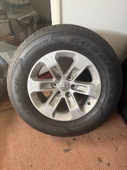 2019 Ram 1500 stock tires and wheels