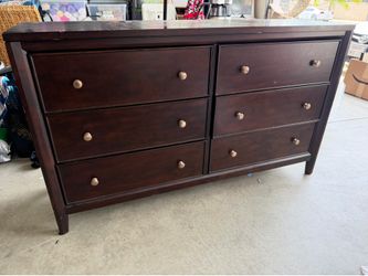 Dresser