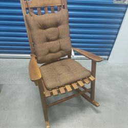 Wood Rocking Chair 