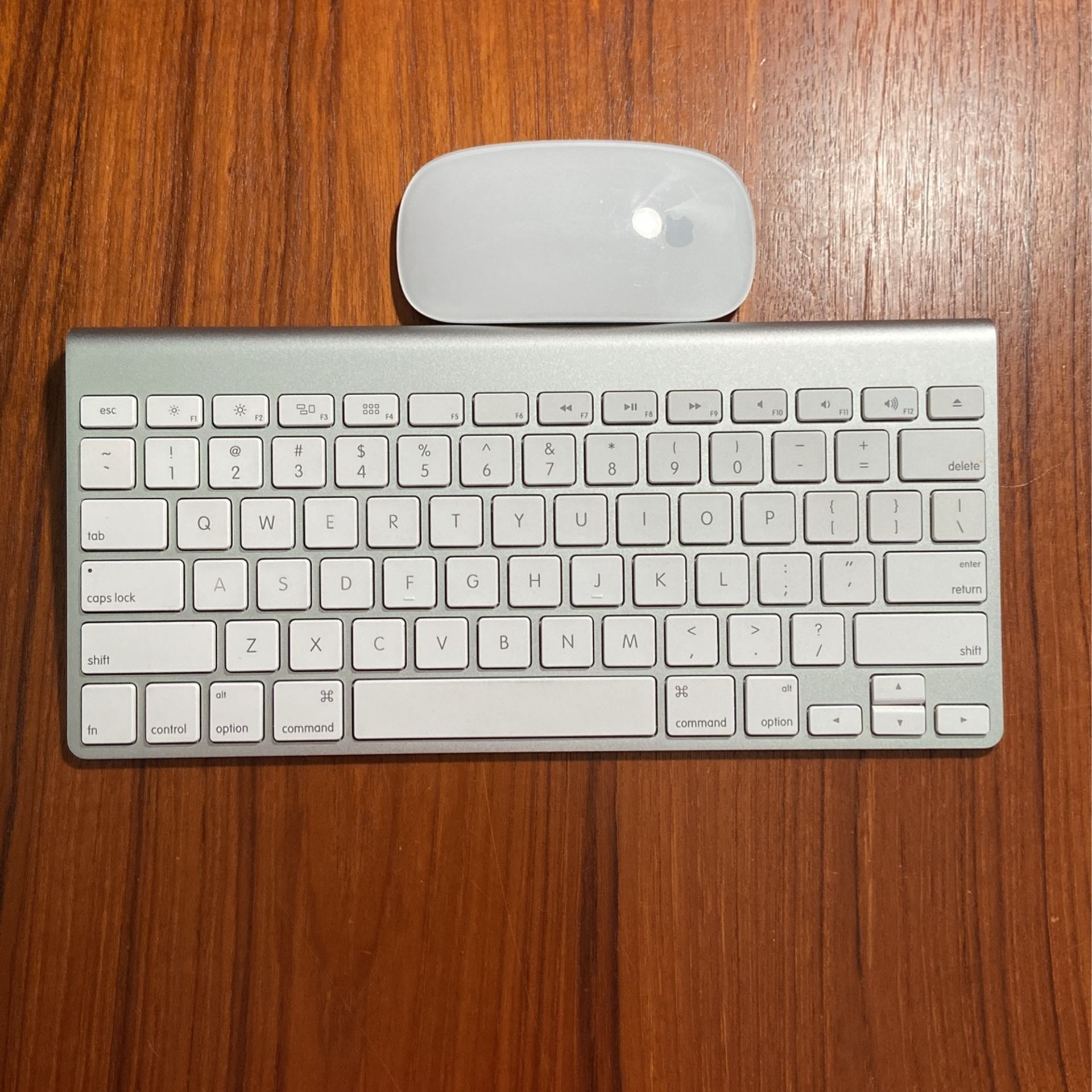 Apple Wireless Keyboard and Mouse