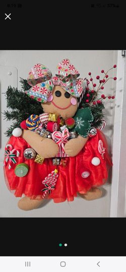 Ginger Girl On 10" Wreath