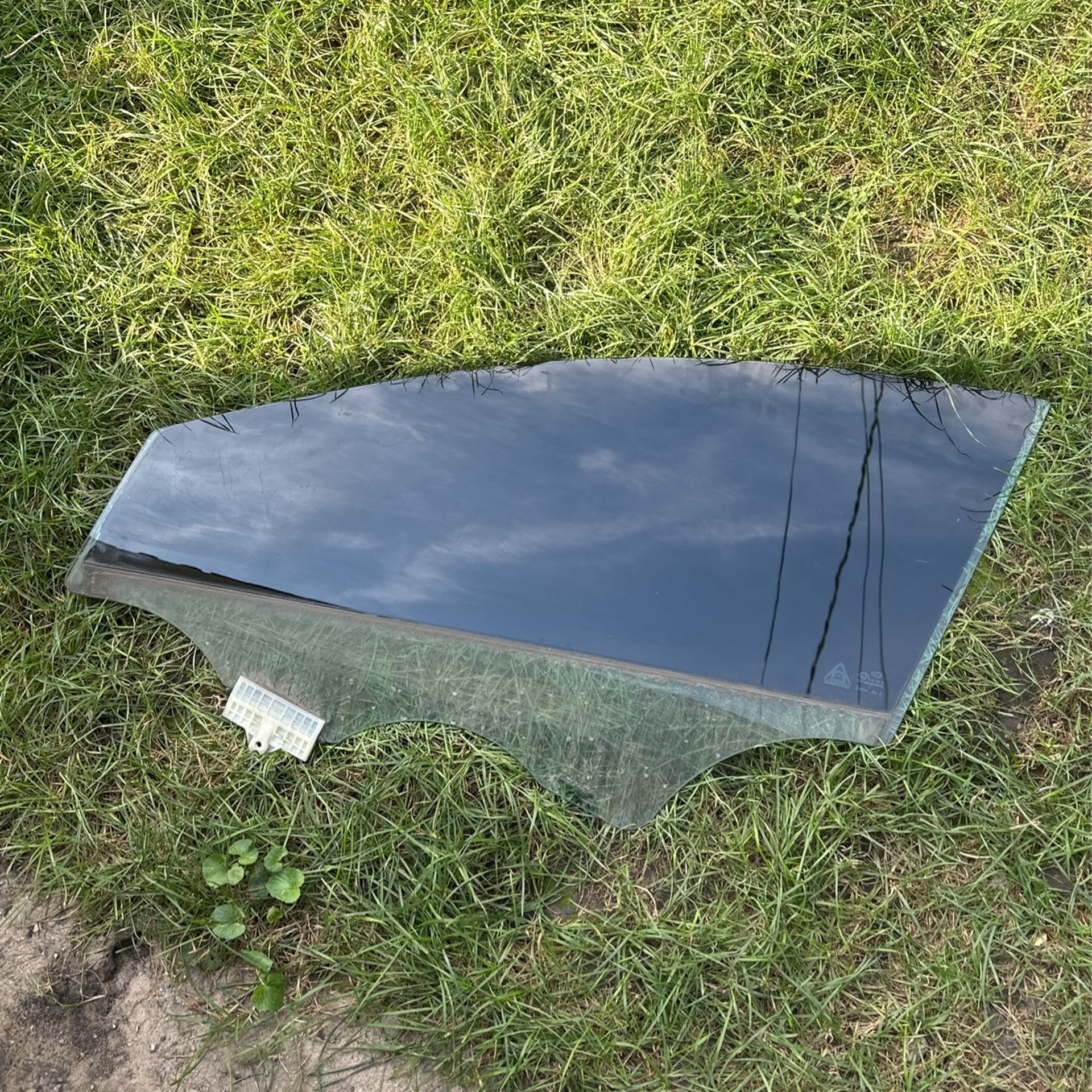 2016 2018 Hyundai Elantra Driver Door Glass