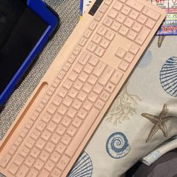 Brand New Wireless Keyboard And Mouse 