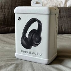 Beats Studio Pro Wireless Bluetooth Headphones in Black 
