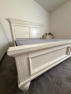King size bedroom set (mattress not included) spring boxes included