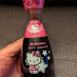 sanrio hello Kitty kikkoman soy sauce kikoman limited edition dispenser