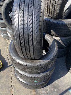 SET MICHELIN 215/55/17 SEMI NEW 85%TREAD LIFE $200 INCLUDE PROFESSIONAL INSTALLATION AND TAX