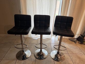3 Bar Stools