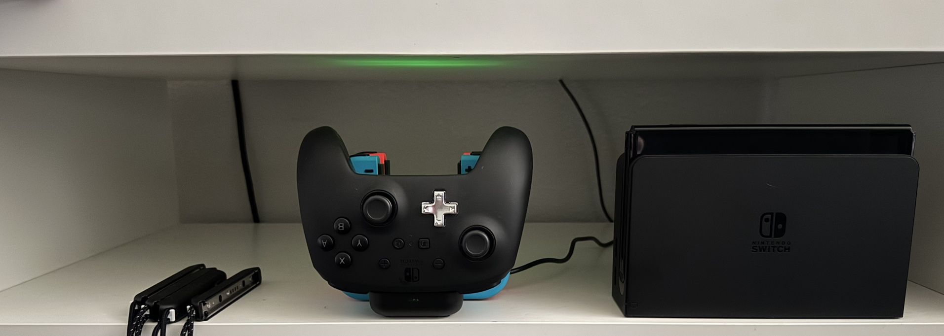 Nintendo switch w/controllers, Games, Case