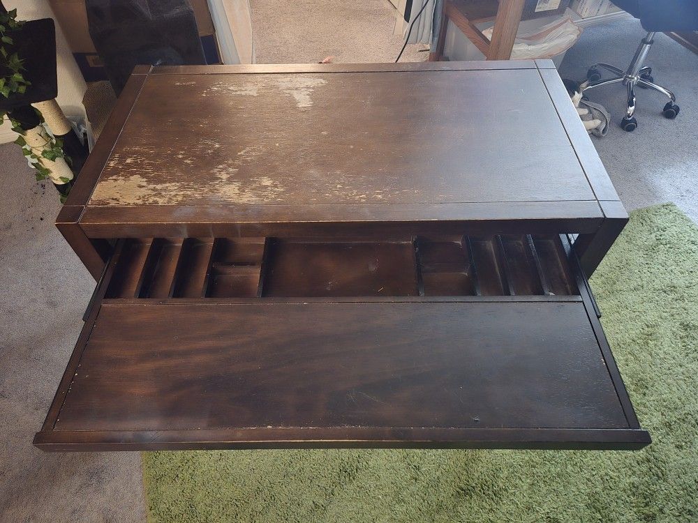 Free Desk