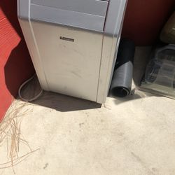 Everstar 9500 BTU WORKS PERFECTLY  PORTABLE AIR CONDITIONER With Hose 