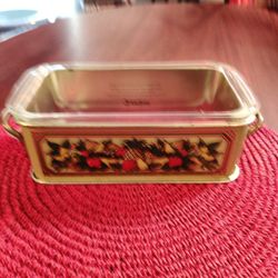 VINTAGE PYREX LOAF PAN WITH METAL CARRIER