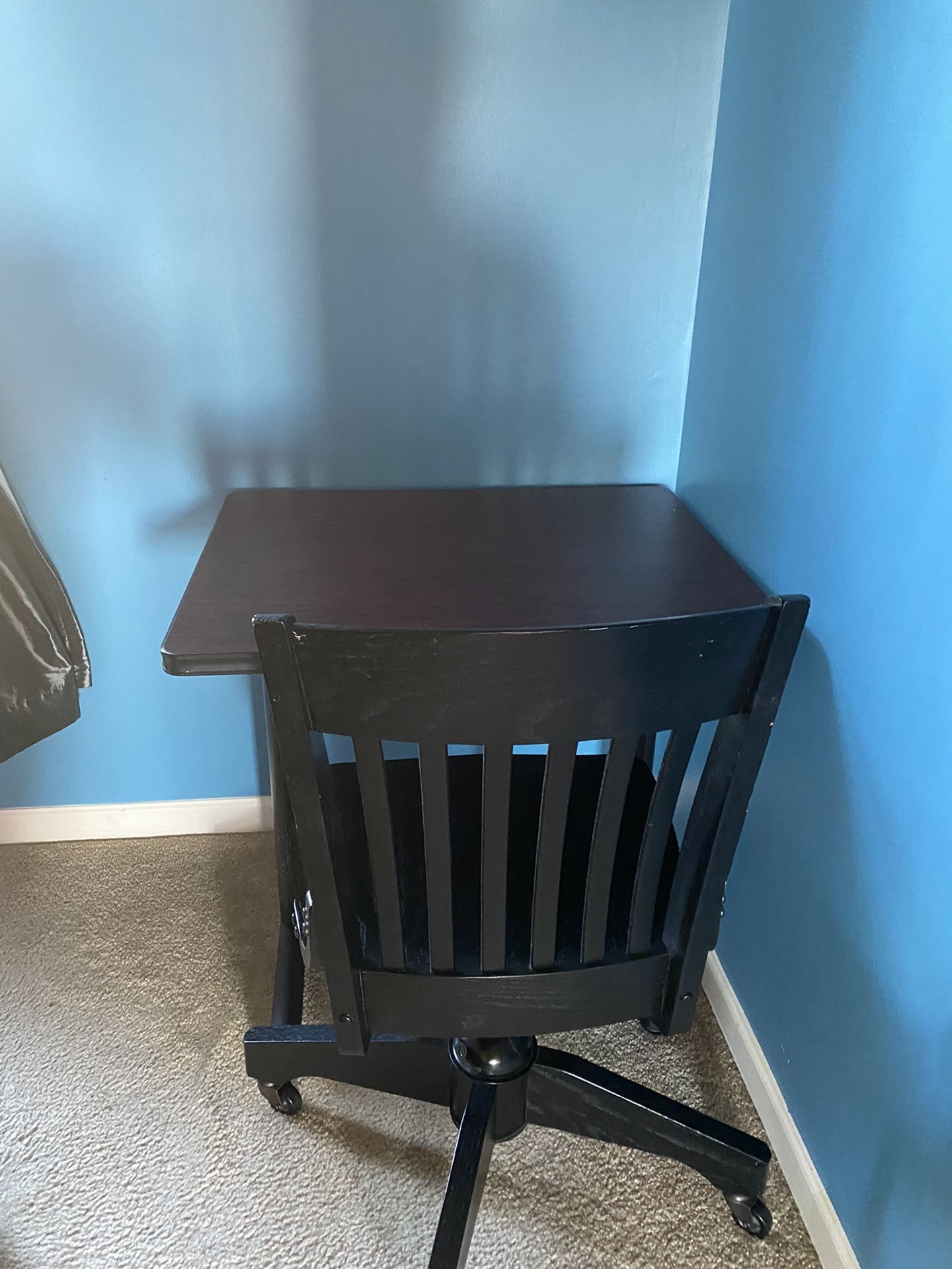 Table And Chair 