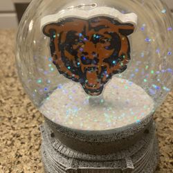 Chicsgo bears Snow Globe With Bottle Opener 
