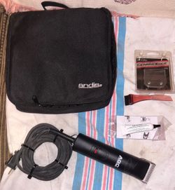Andis AGC Clipper Set with Case and Accessories