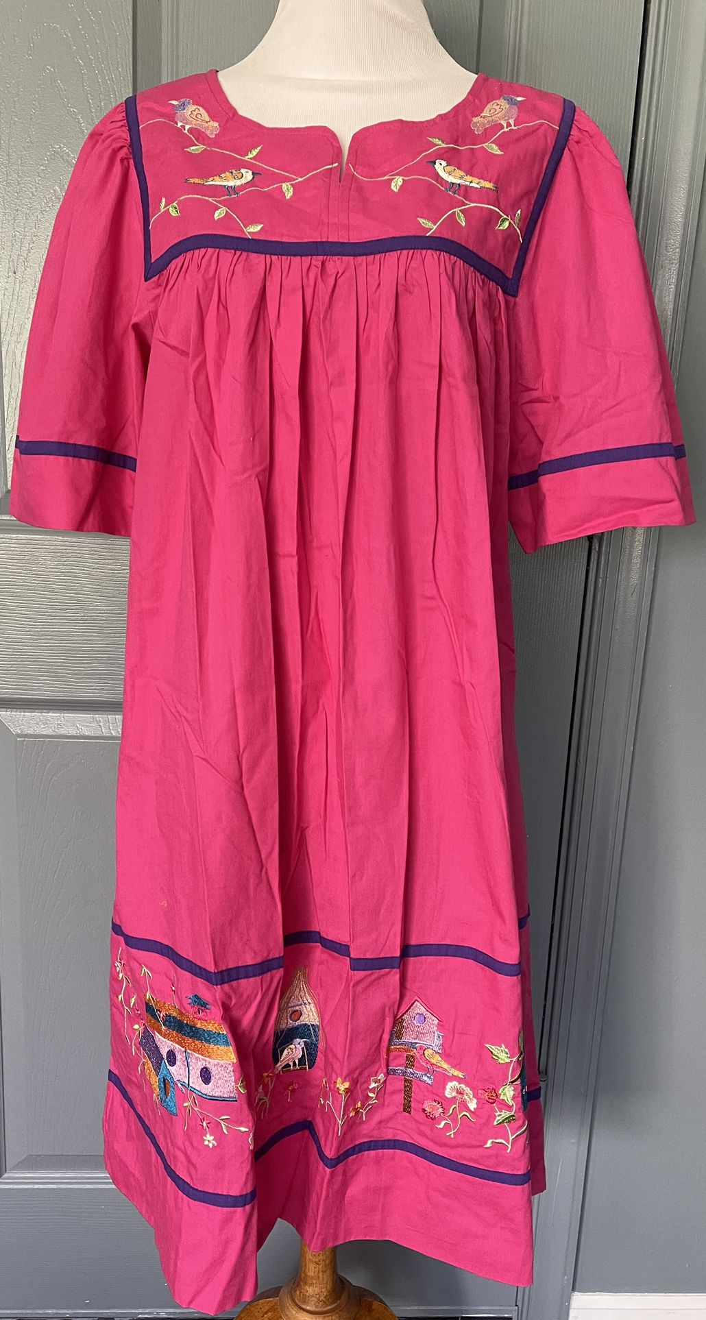 GO SOFTLY PATIO 100%Cotton Hot Pink Birds /Bird Nest Embroidered House Dress.