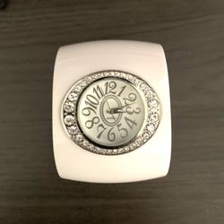 BRACELET WATCH / BRAND NEW 