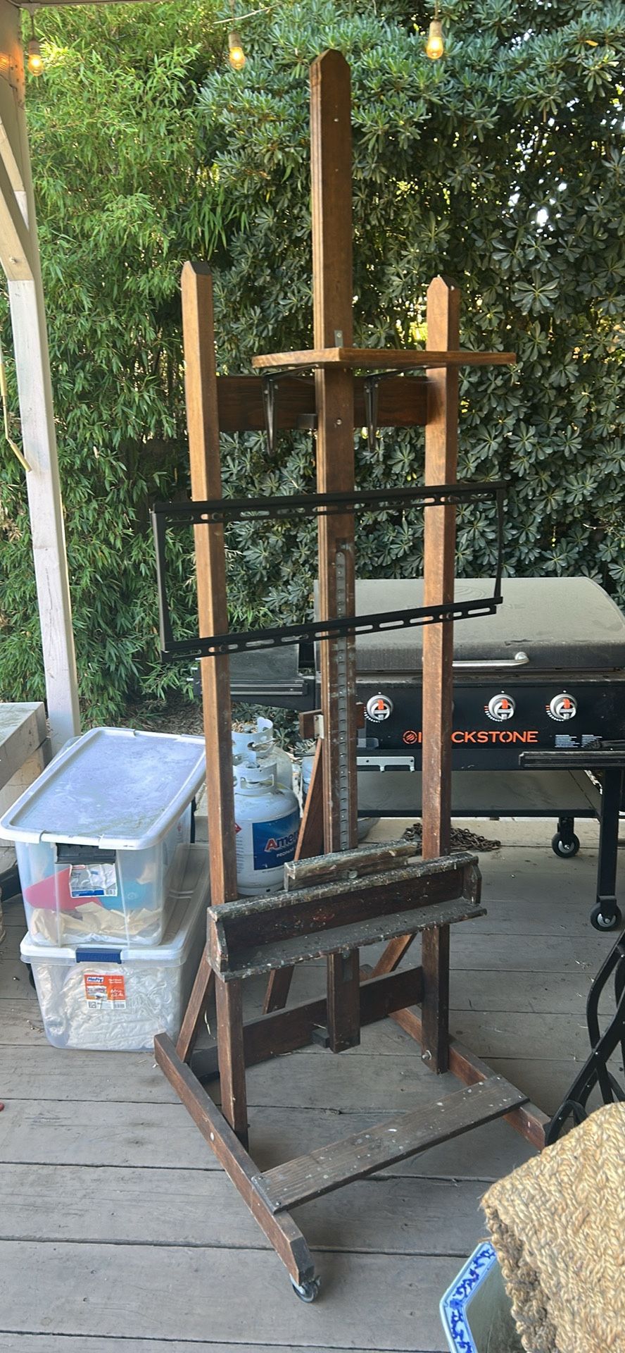 Easel