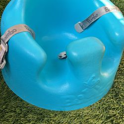 Bumbo Floor Seat Baby Sit up Chair, Baby Sitting Support for 3 to 12 Months with 3 Point Adjustable Safety Harness and Rounded Backrest, Aqua Green