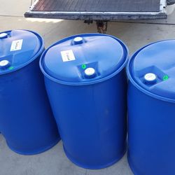 55 Gallon Plastic Drums Closed Top $20 Each