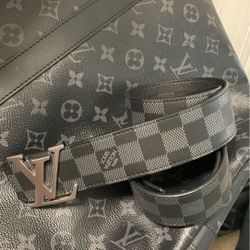 Louis Vuitton 55 carry all bag plus daimer belt 1000